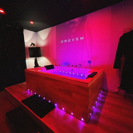 Love Room Haut De Gamme - L'Extase Avec Jacuzzi Violaines Екстер'єр фото